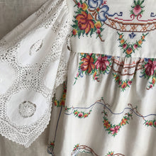 Load image into Gallery viewer, Mithra Folk Smock Blouse, Crochet linen