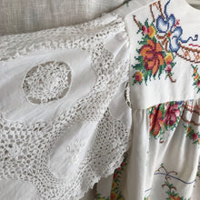 Load image into Gallery viewer, Mithra Folk Smock Blouse, Crochet linen