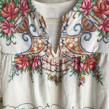 Load image into Gallery viewer, Mithra Folk Smock Blouse, Crochet linen