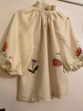 Load image into Gallery viewer, The Vintage Rosa, Flower Basket