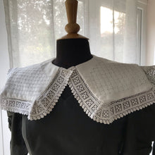 Load image into Gallery viewer, Vintage prairie collar, white embroidered linen, crochet trim